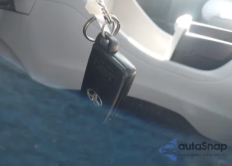 2012 Toyota Prius V Three из США, поврежденный, VIN JTDZN3EU2C3063545